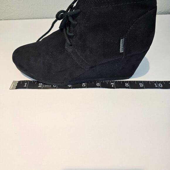 Route 66 Emerson Black Lace-Up Wedge Heel Ankle Bootie Women's Size 7M - Picture 13 of 13